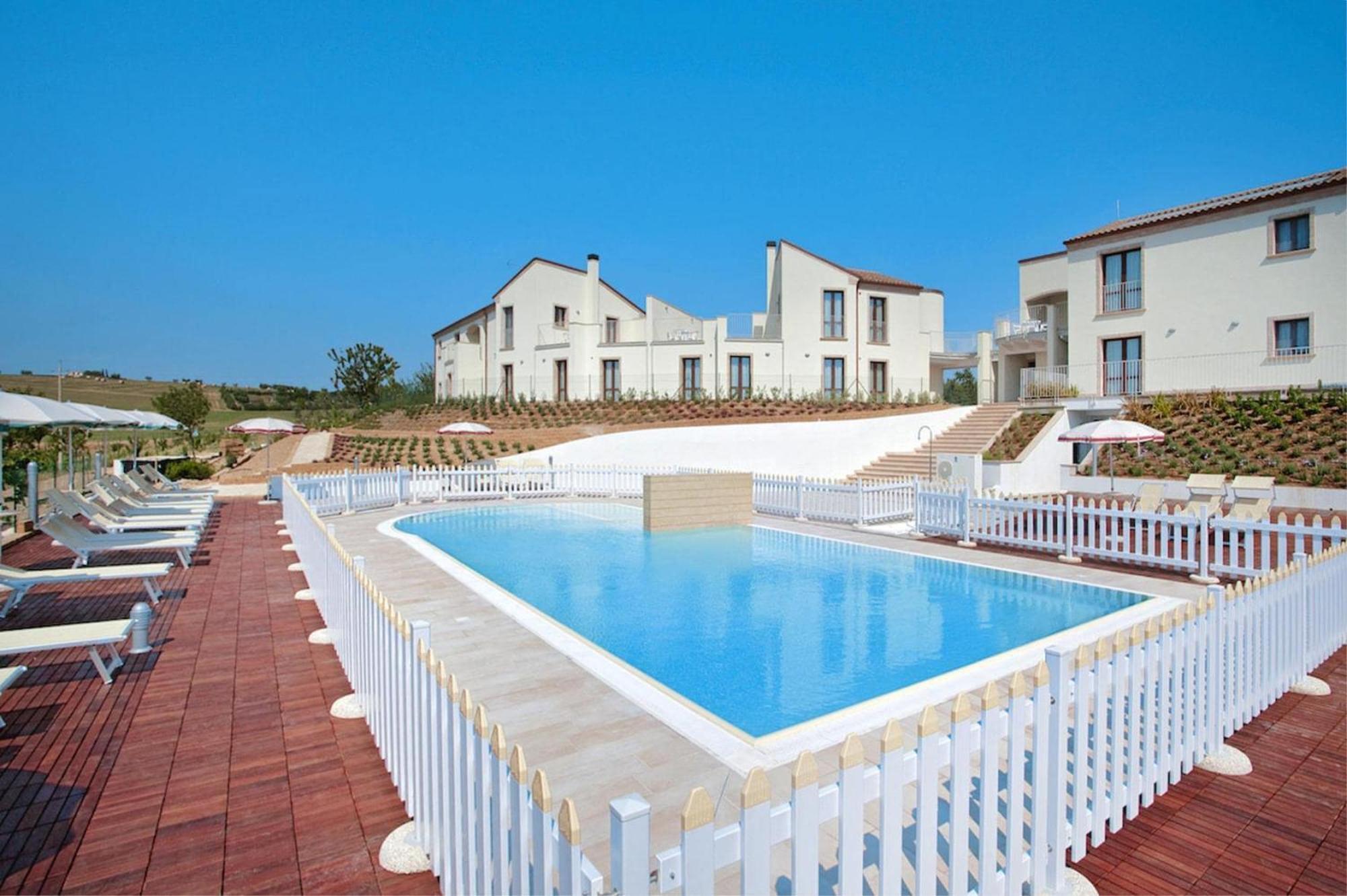 Holiday Resort Contea Dei Ciliegi Pedaso Exterior foto